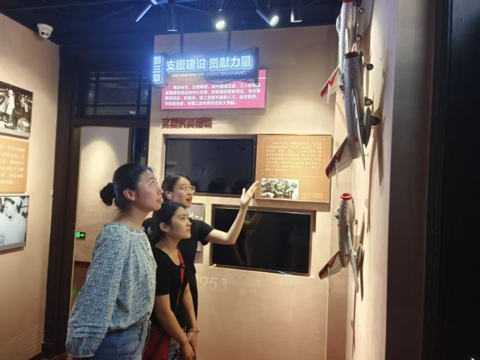 以青春腳步丈量紅色歷史:紅心向黨實踐隊的紅色尋根之旅