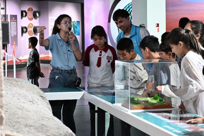 科普筑夢伴成長 “辰耘者”帶鄉村兒童探秘科技館