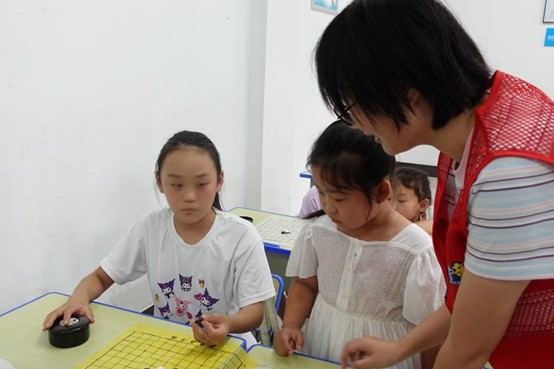 山大春暉“泗海承風”支教隊開展科普課程