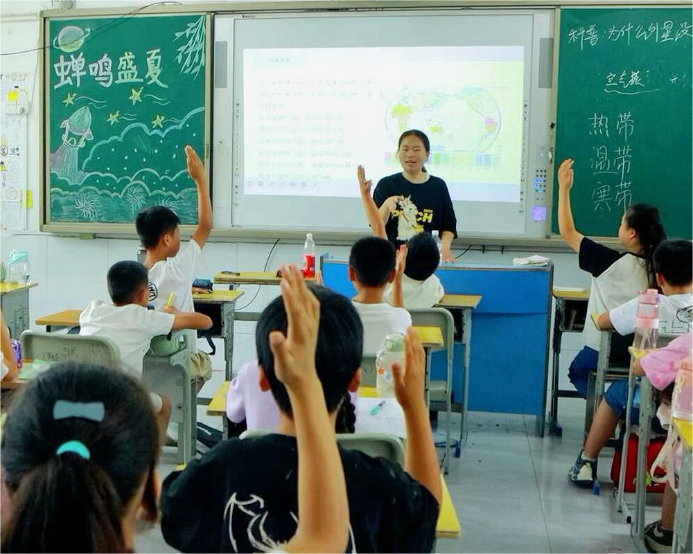 南財“螢光”支教團走進鄉村學校點亮多彩暑期