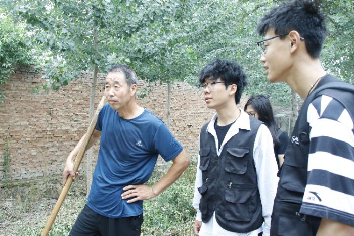 創飛科技實踐團走訪盛屯村，開展村民收入及農業狀況調研活動