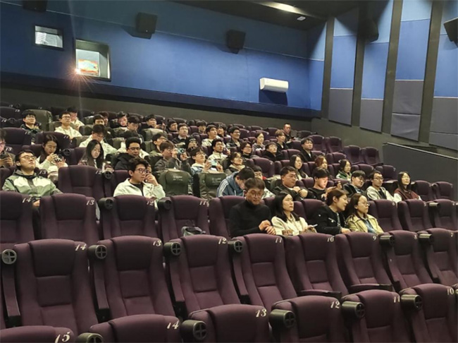 銘記歷史 緬懷先烈 傳承精神——軟件學院學生黨支部開展觀影《志愿軍：存亡之戰》黨性教育活動