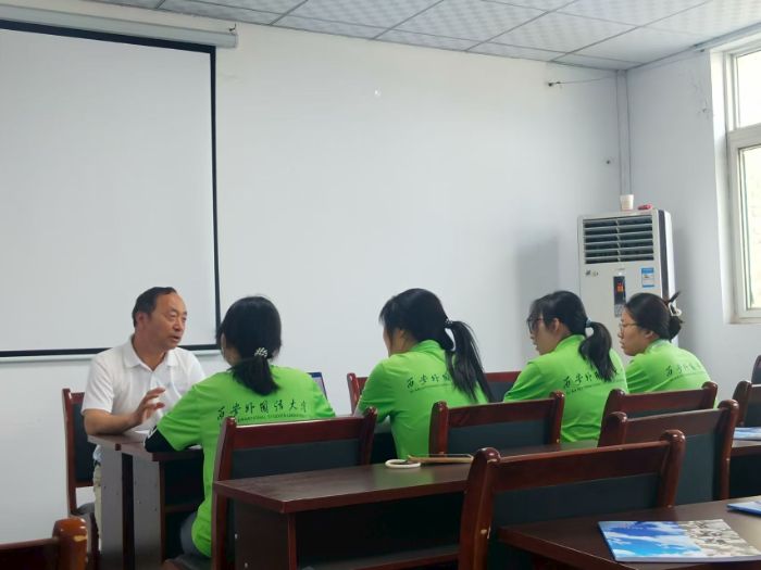 一支粉筆，一桿筆：楊民社與他四十年的鄉土文學路