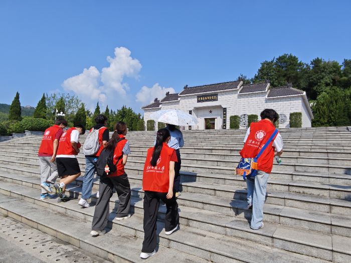 追尋紅色足跡，感悟綠色蝶變