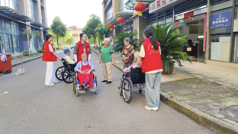 青春飛揚，愛滿夕陽