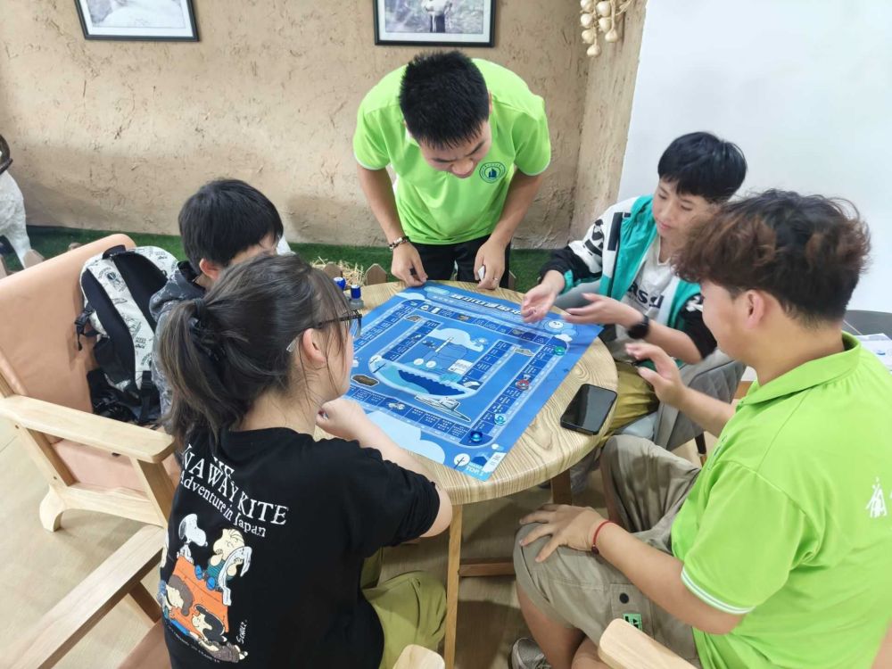 宣講“兩彈一星”精神，點燃留守兒童科學夢想