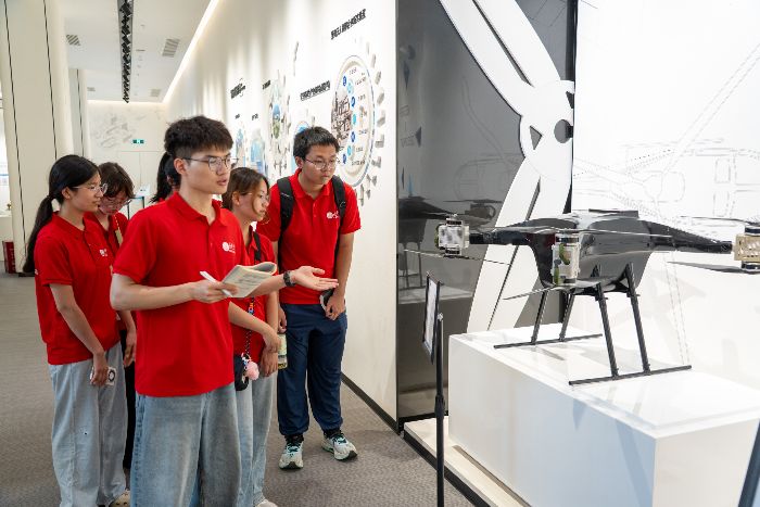 圖片合集 長安大學赴四川綿陽、涼山“同心共筑中國夢·民族團結潤千村”暑期社會實踐隊前北川通航科技城往開展社會實踐活動