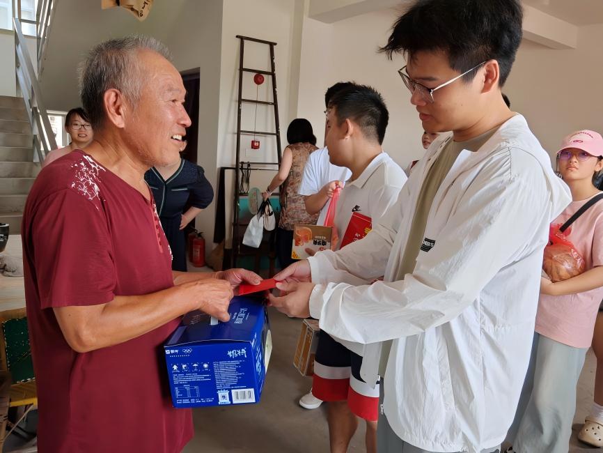 運河畔書寫民族交融新篇：南財大學生探索千年水道里的團結密碼