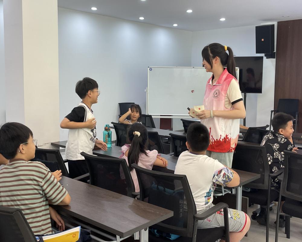 南京師范大學泰州學院“紅心研墨”暑期社會實踐團隊的溫暖入駐