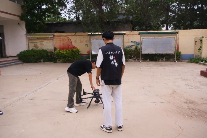 科技紙鳶實踐團前往莘縣盛屯村進行村莊道路數據采集及匯總