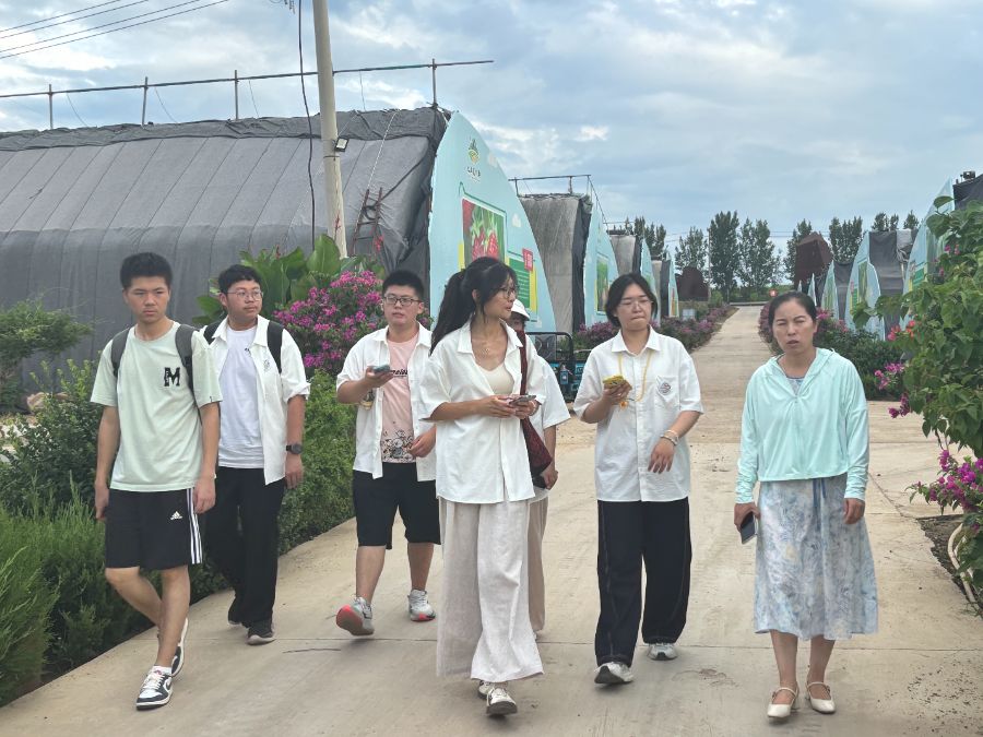 山大薛無止境調(diào)研團探訪于家山前村 ——火山農(nóng)業(yè)與合作社實踐中的振興密碼