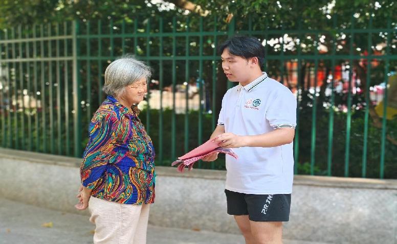 江財(cái)學(xué)子進(jìn)社區(qū)，筑留守兒童溫馨港灣，樹文明新風(fēng)