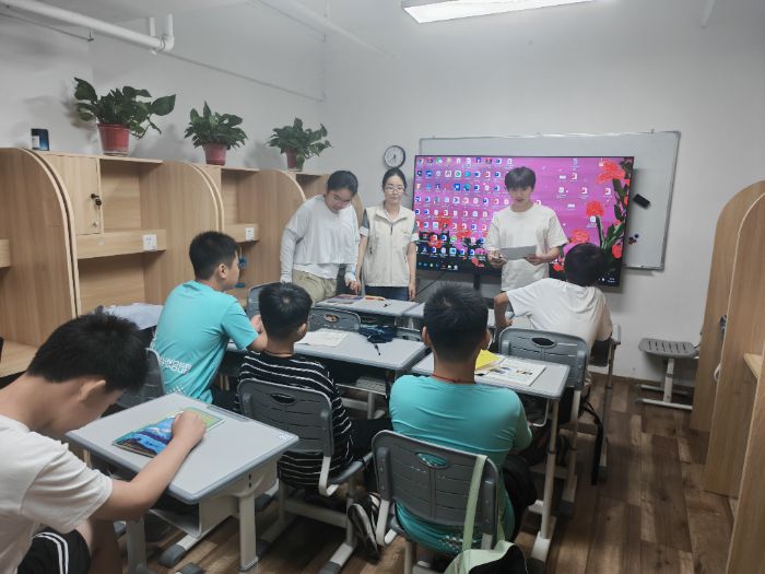 數字時代下青少年依戀風格與手機使用成癮行為的“羈絆密碼”——基于南京浦口區中小學的實證研究