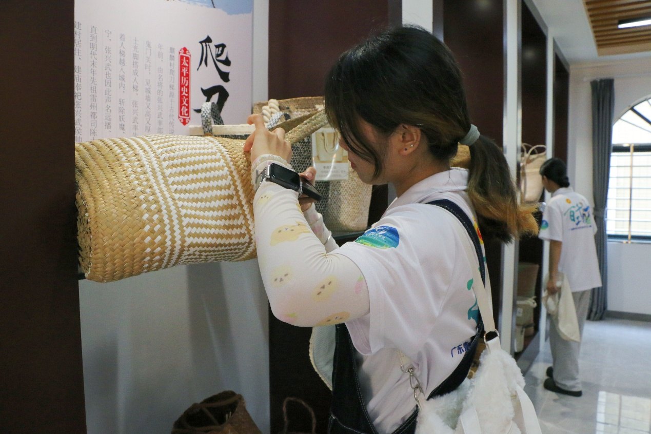 湛科學子“三下鄉”：蒲草生輝，點亮生活