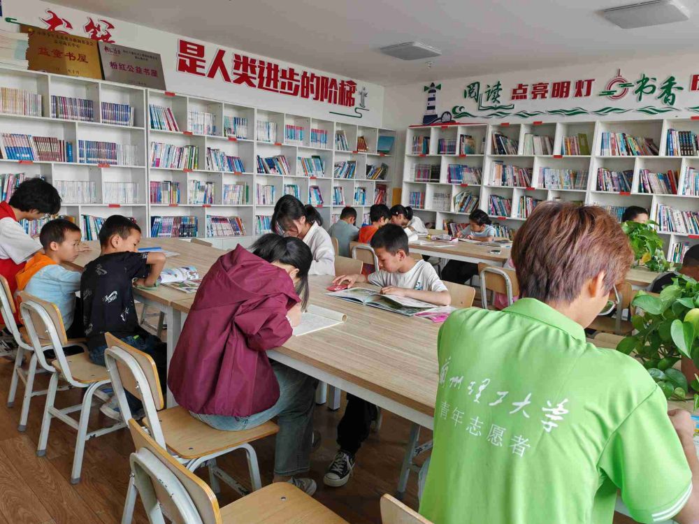 “點(diǎn)亮星燈”志愿服務(wù)系列活動(dòng)----愛心傳遞，溫暖福利院?