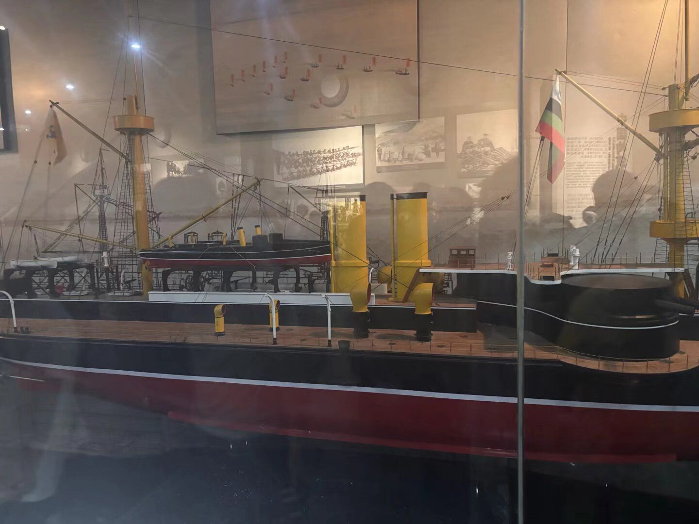 山東大學(xué)“碧海丹心”實(shí)踐隊(duì)赴劉公島開展紅色文化調(diào)研活動(dòng)