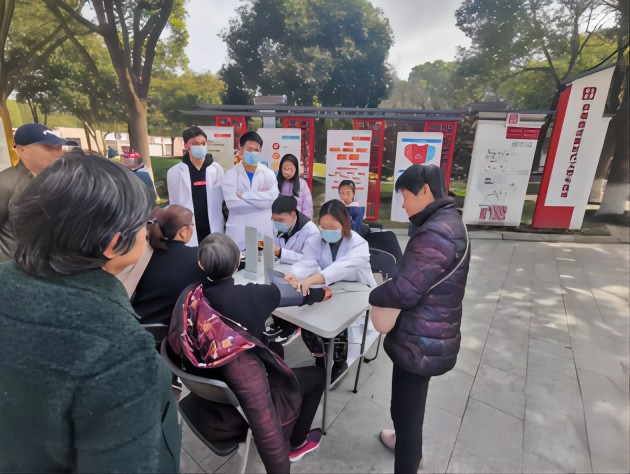 蘇大學(xué)子下鄉(xiāng)義診，挽救卒中所致社會(huì)經(jīng)濟(jì)損失