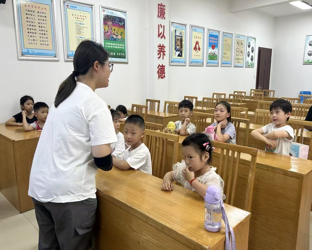 英文趣課堂，點亮暑期光——南京師范大學泰州學院“紅心研墨”暑期社會實踐紀實（4）”