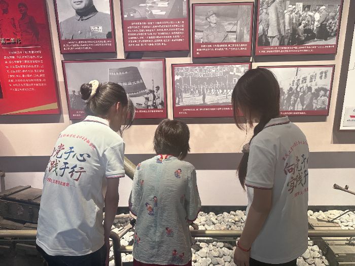 重慶工商職業學院學子走進劉伯承紀念館 汲取紅色奮進力量