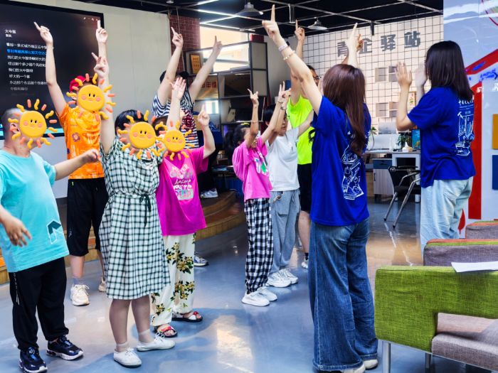 中國地質大學（北京）隴螢心燈實踐團為蘭州心智障礙青年群體的心靈“減負”以踐行青年之責