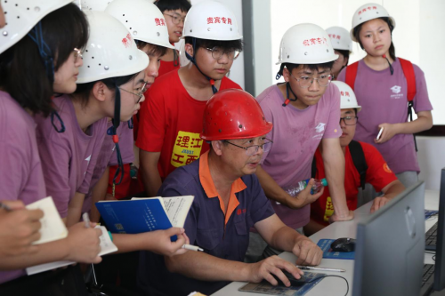 跨越車間與田野：江西理工學子探索工業與農業的創新實踐