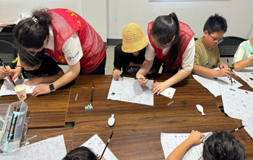 非遺潤童心，七彩繪鄉情——安財學子暑期志愿行動