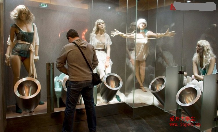 如此衛生間，真是為男同胞們著想呀！