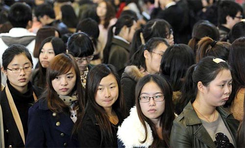 女大學生面試30多次后崩潰大哭，直言每天都焦慮