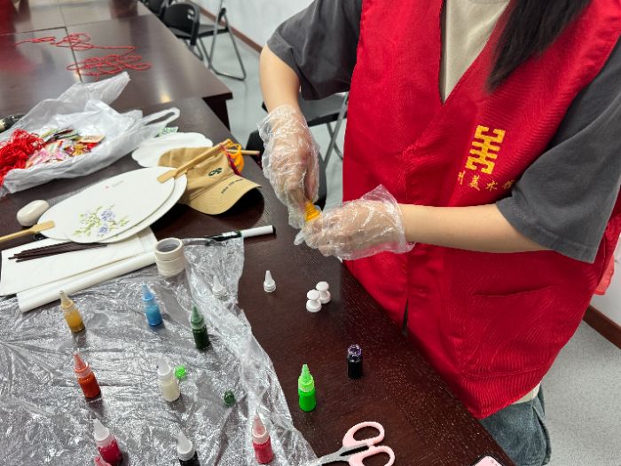 青春實踐綻放非遺光彩——南京師范大學泰州學院“紅心研墨”暑期社會實踐紀實（3）