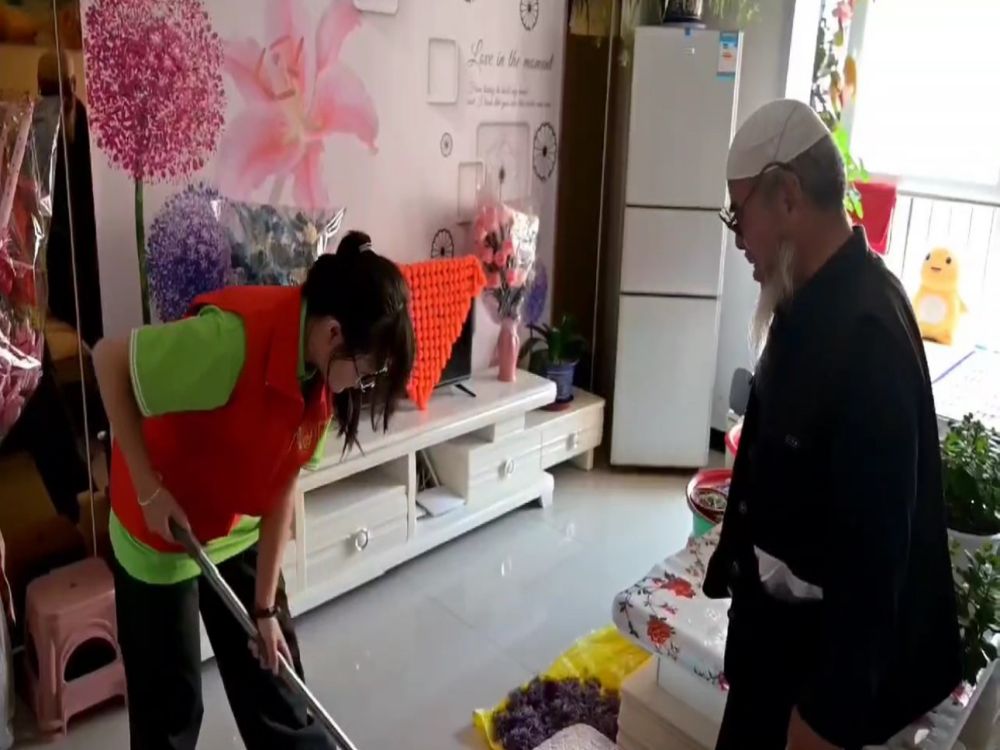 “點亮星燈”志愿服務系列活動之——愛心敬老